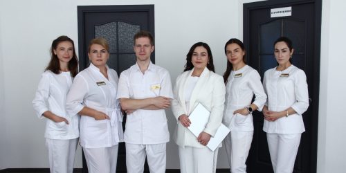 Цена консультации подолога в Киеве начинается от 500 гривен который всегда готов осуществить профессиональный медицинский педикюр, уход, необходимое лечение,